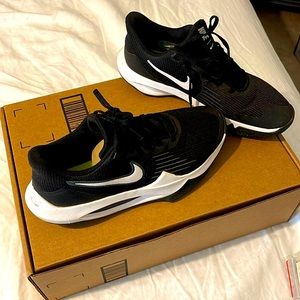 Men’s basketball shoes